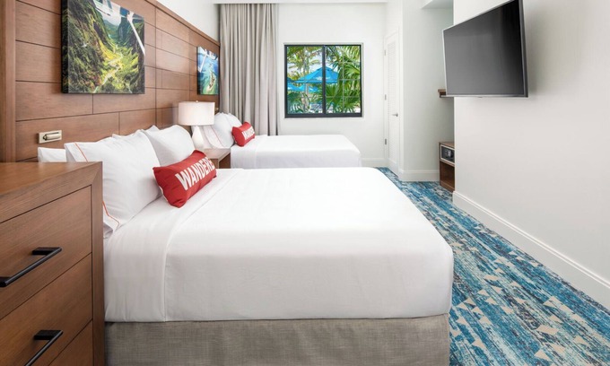 Park Shore Hotel | Spacious Family-Friendly Suite with Kitchen and Pool