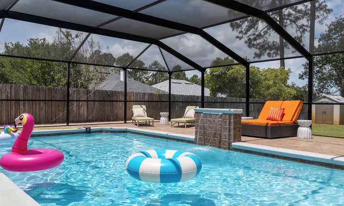 Navarre House | Spacious, Family-Friendly 5 Bedroom Home with Salt Water Pool
