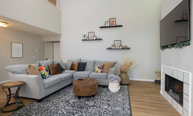 Denton House | Spacious Family Home Near Lake Lewisville with Gym & Play Area
