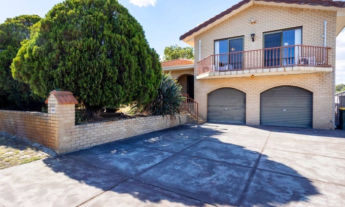 Dianella House | Spacious Family Home situated in Dianella