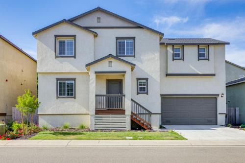 Stockton House | Spacious Family Home in Stockton - Pets Welcome!