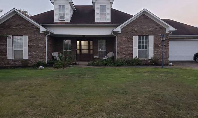 Oxford House | Spacious family home just outside town