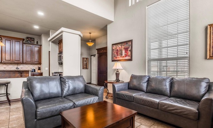 Wheatland House | Spacious family home near airport and downtown OKC