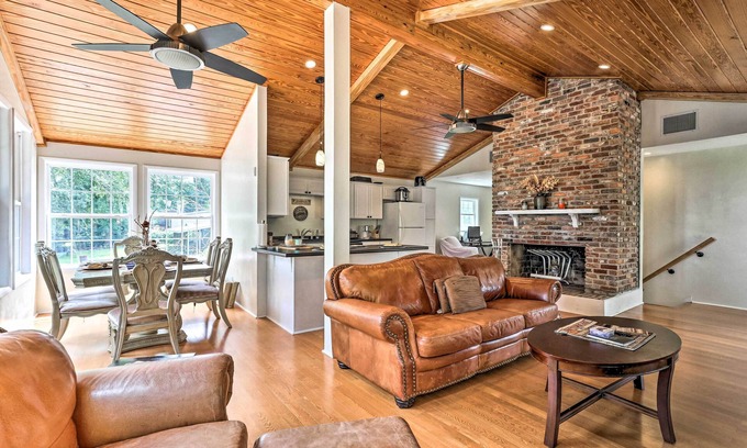 Calhoun County House | Spacious Family Home on Lake Marion w/Boat Ramp!