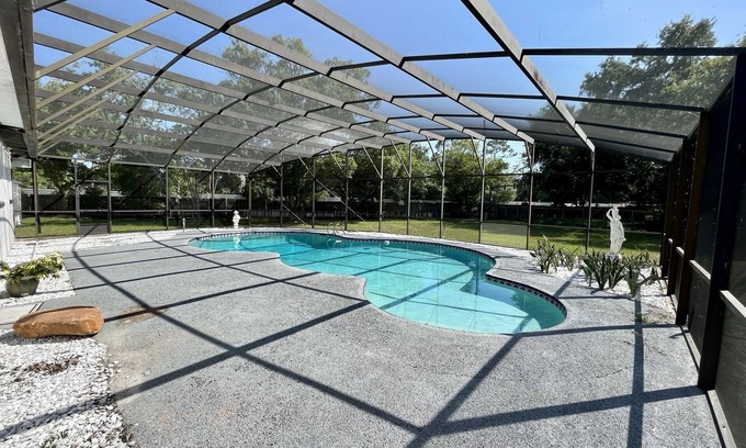 Longwood House | Spacious Family House with Private Pool in Central Florida