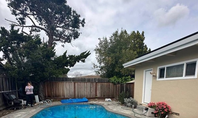 Cambrian Park House | Spacious Family House in San Jose with Swimming Pool