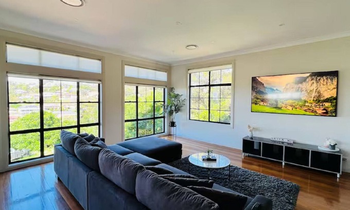 Kiama House | Spacious Family Oasis (Now sleeps 10)