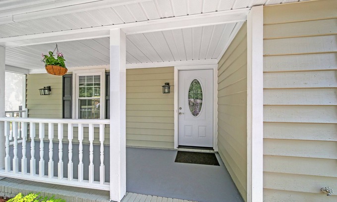 Charlotte House | ♥Spacious Family Oasis ~ 5★ Location ~ ♛Royal Beds