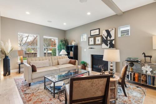 Georgetown House | Spacious Family Retreat - Media Room & Patio home