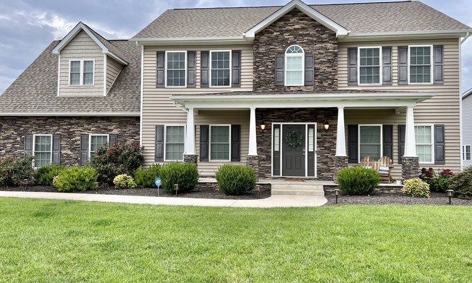 Christiansburg House | Spacious Family Home - Close to Virginia Tech & Radford University