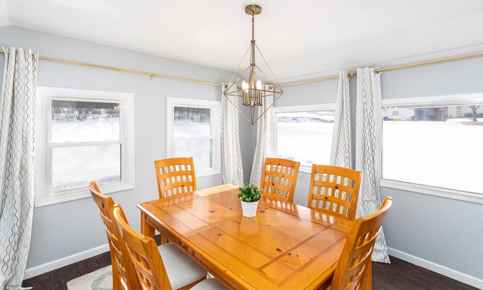 Lake Orion House | Spacious Family Rental near Great Lakes Crossing