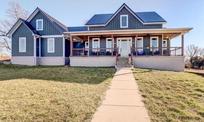 Harrison House | Spacious Farmhouse Near Hikes and Waterfalls