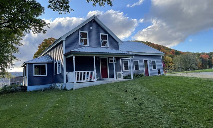 Dorloo Other | Spacious farmhouse on 3+ acres. Pet and family friendly!