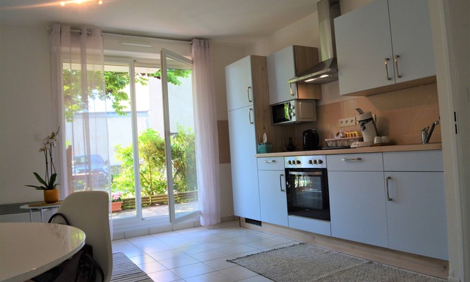 Saint-Louis Apartment | Spacious Flat Garden&parking 5min Basel Tram Bus