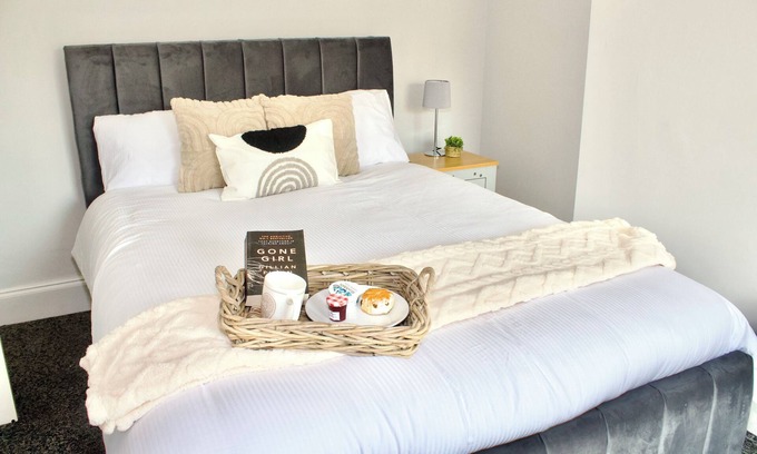 St Helens Apartment | Spacious Flat in St Helens, Merseyside Free Wi-Fi