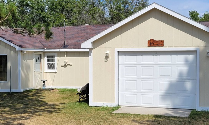 Luzerne Cabin | Spacious Four Bedroom Cabin for Northern Escape