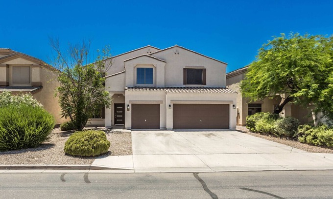 Maricopa House | Spacious Friends & Family Getaway