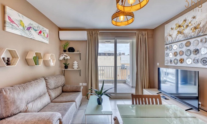 Pieta Apartment | Spacious, fully equipped 4BR in Pietà w/WIFI & AC