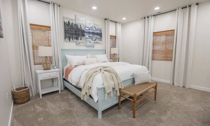 Ponderay House | Spacious game house minutes to downtown Sandpoint and Schweitzer Mountain