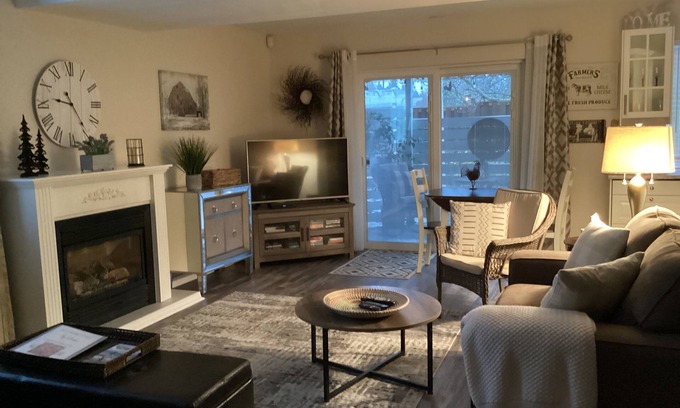 Comox Apartment | Spacious garden suite in beautiful Comox.