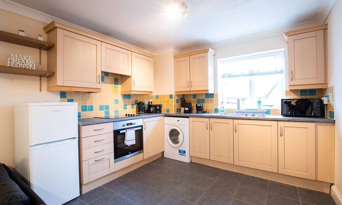 Stansted Apartment | Spacious 2BR Flat in Stansted