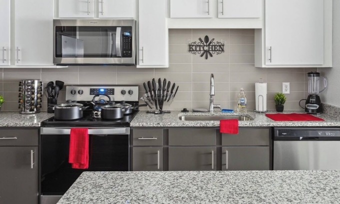 Doctors Inlet Apartment | Spacious Gem-1BD/1BA-King Bed