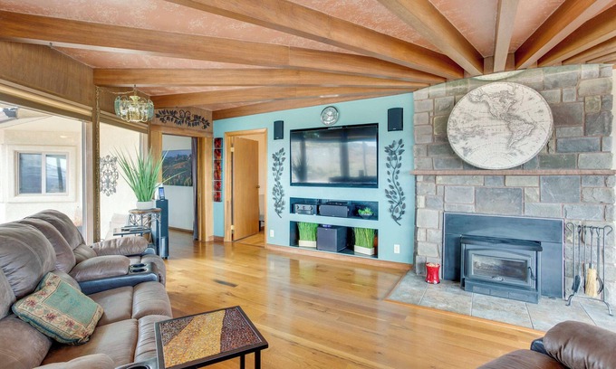 Grand Junction House | Spacious Grand Junction Home Rental w/Mtn Views!