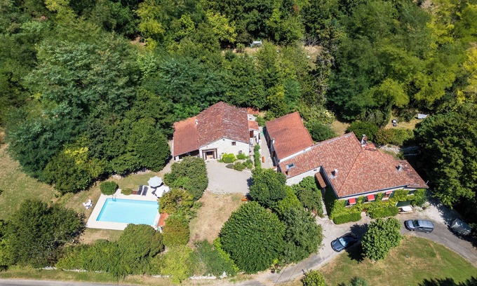 Pont-du-Casse House | Spacious grange with pool and garden - Domaine de Gargoris