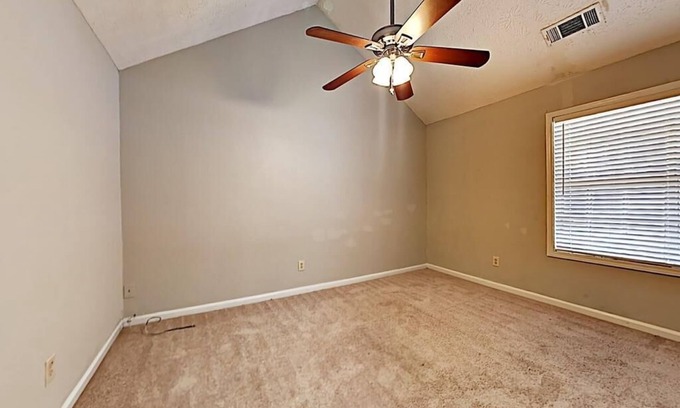 Gresham Park House | Spacious Gresham Park Home offering 2 Bedrooms, 2 Full Bathrooms!