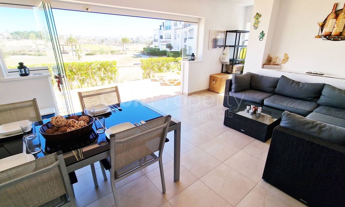 Jeronimo y Avileses y Balsicas de Arriba Apartment | Spacious Ground Floor Apartment, Free WiFi, Patio, AC