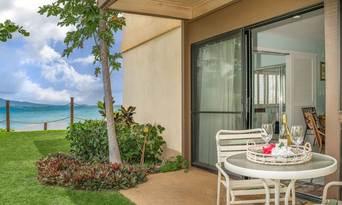 Maalaea Condo | Spacious ground floor corner condo with sea views