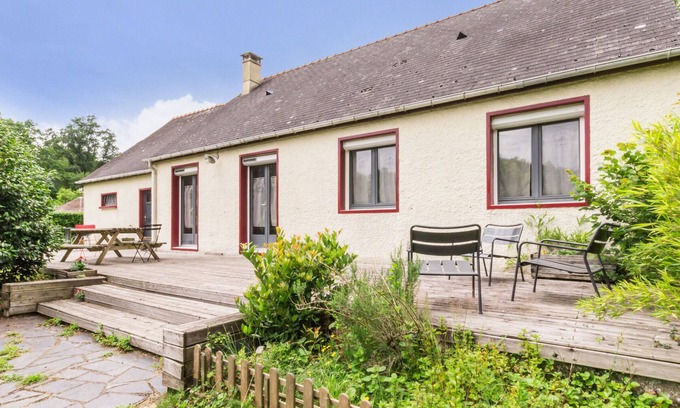 Malville Cottage | Spacious Ground-Level Home with Large Yard, Terrace, WiFi, and Game Amenities in Malville