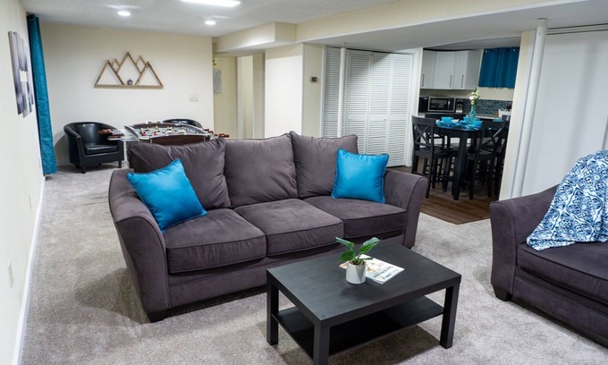 Columbine Apartment | Spacious Guest Suite with Private Entrance, Hot tub, 2 Bedrooms, 1 Bath
