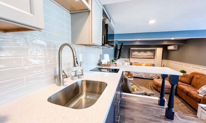 Erie Apartment | Spacious guest suite with a view - 2 minutes from LECOM and the Mall!
