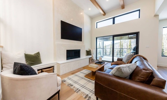 Vernon House | Spacious home with mountain views, private hot tub, sauna, and pet-friendly!
