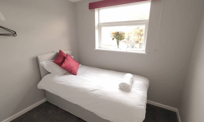 Crawcrook House | SPACIOUS HOMELY HOUSE IN A QUIET STREET ⭐ PERFECT FOR FAMILIES & LARGER GROUPS ⭐