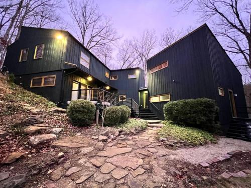 Athens Apartment | Spacious Hidden Gem in Athens OH