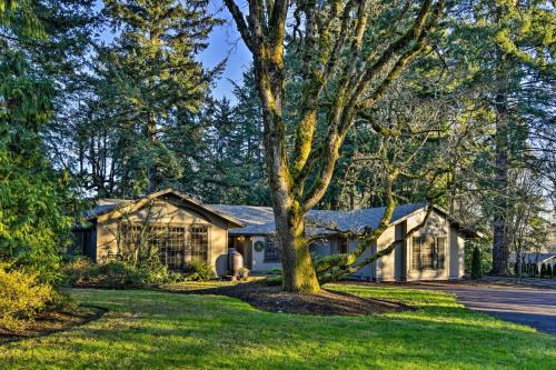 Hillsboro House | Spacious Hillsboro Home about 18 Mi to Portland!