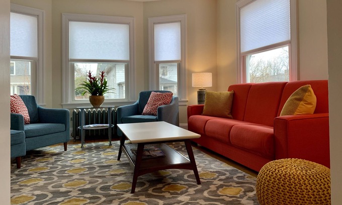 Oakdale Apartment | Spacious Historic 1st Floor Apartment