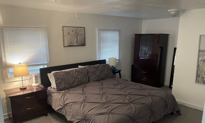 Jacksonville Cottage | Spacious Historic 3 Bedroom with On site Parking