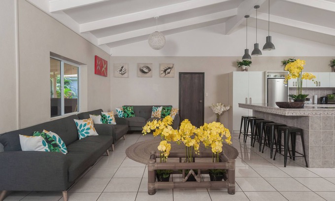 Tapere of Titikaveka House | Spacious holiday home