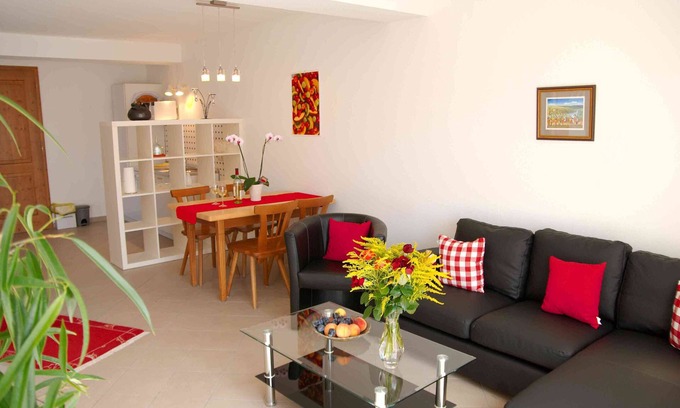 Nordheim a. Main Apartment | Spacious holiday home (70 sqm) with three rooms and a sun terrace