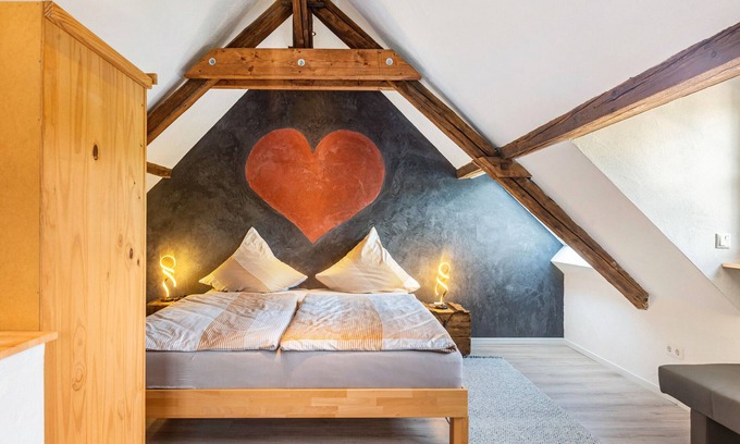 Neef Apartment | Spacious Holiday Apartment with Fireplace in Winzerhaus Schenk, with Mountain View and Wi-Fi