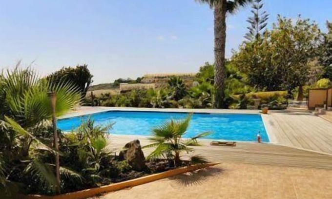 Guia de Isora House | Spacious holiday home with upscale furnishings