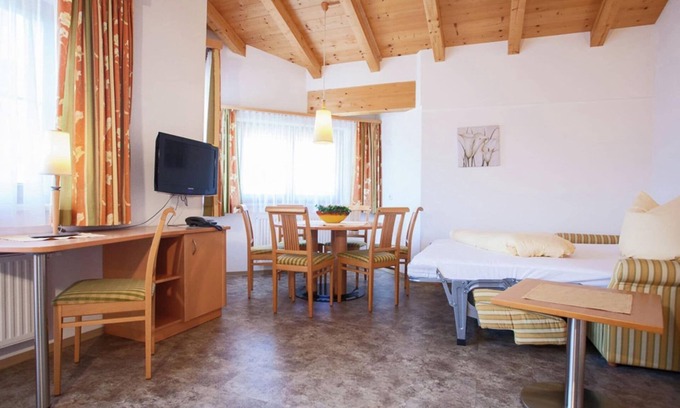 Stumm Apartment | Spacious holiday flat with sauna in Stumm
