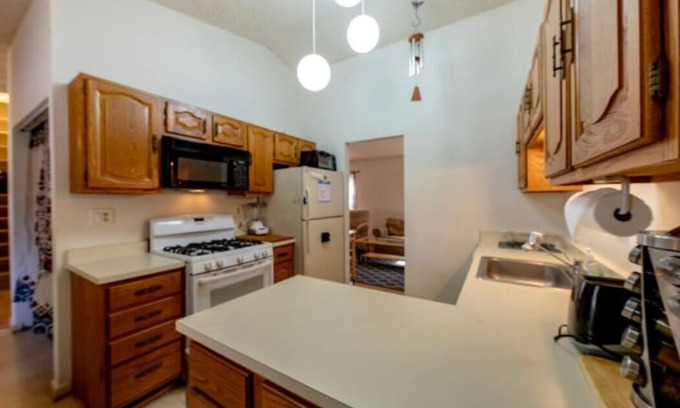 Idylwood House | Spacious Home by Tysons Corner