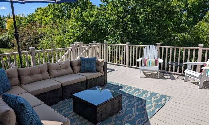 Broomfield House | Spacious home in Broomfield- Hot Tub- Mtn Views!
