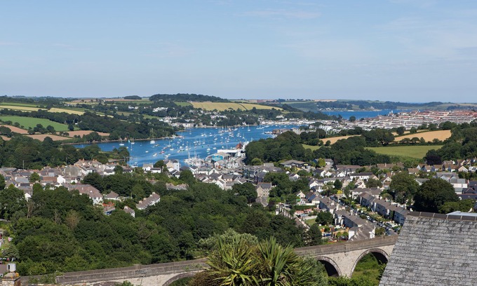 Mabe House | Spacious Home In Cornwall, Sea Views, Off-street Parking, Sleeps 10, with Annexe