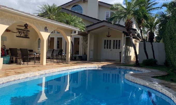Kahala House | Spacious Home In Kahala That's Centrally Located w/AC, Pool, Lanai 3B Room/3Bath