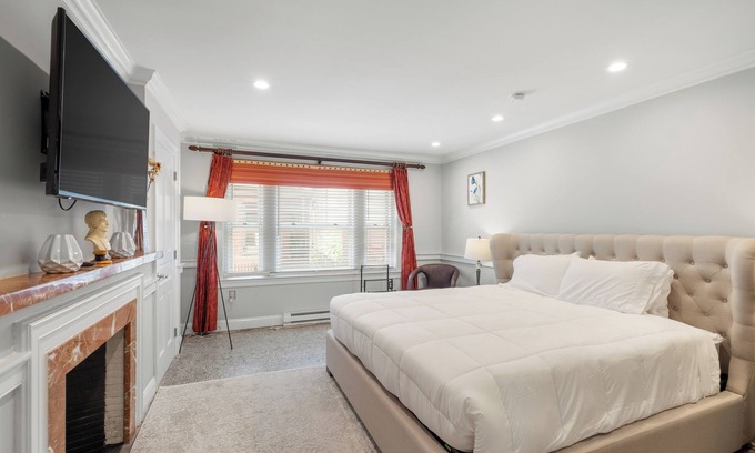 Rittenhouse Row House | Spacious home in Rittenhouse Square with six private 1-bedroom units. Sleeps 14!